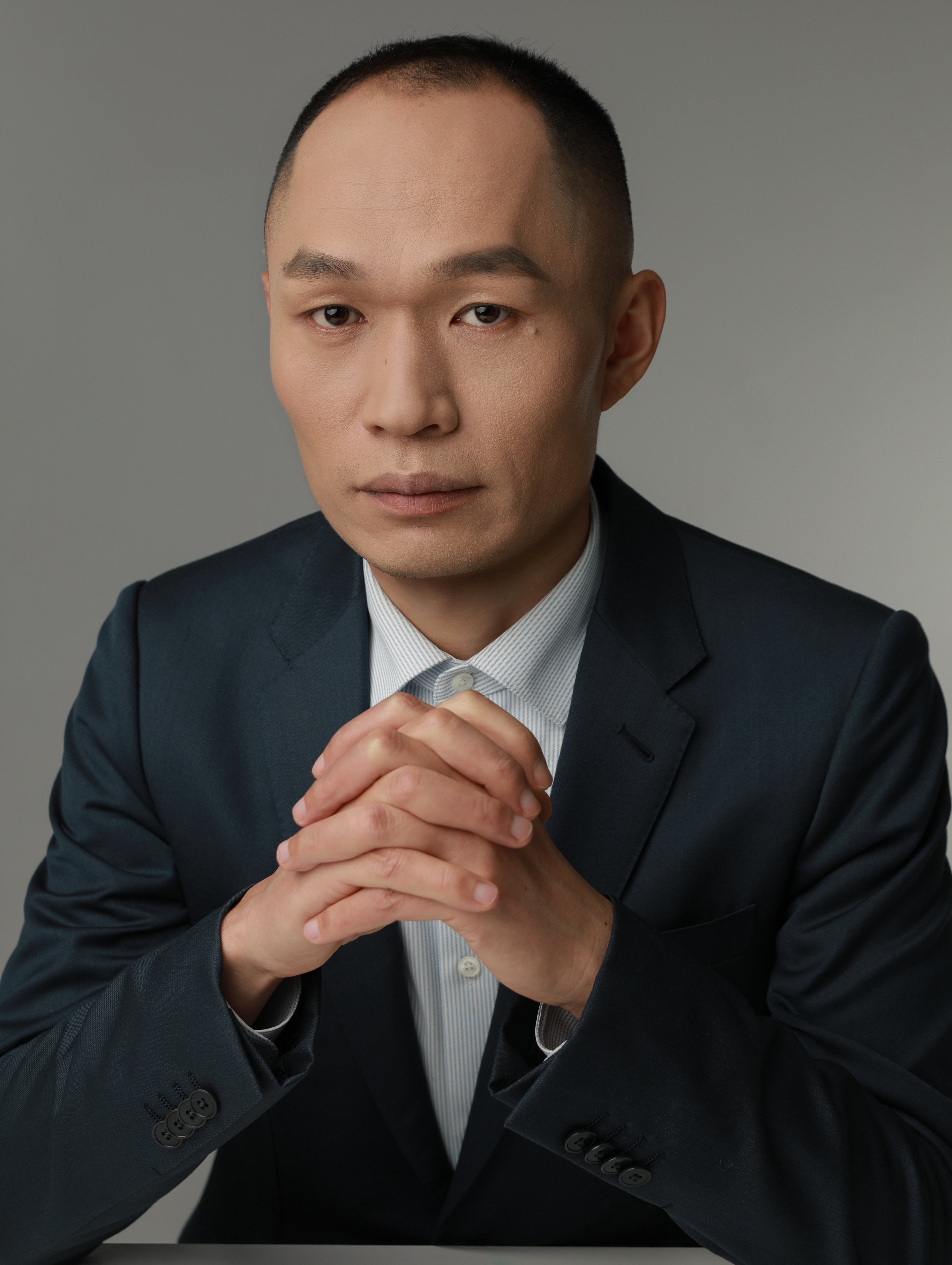 章辉亮律师